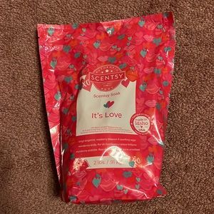 Authentic Scentsy Soak It’s Love, 2lb Bag
